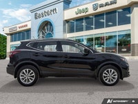 | Blind Spot Warning | Power Moonroof | Heated Front Seats | Heated Steering Wheel | Rear Parking Se... (image 5)