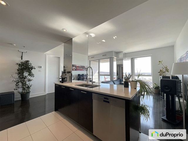 $675,000 - Condominium in Ville-Marie (downtown, old Mtl) — photo 2