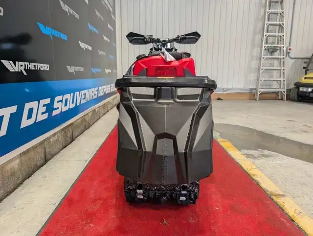 2025 Polaris 9R INDY XCR 136 in Snowmobiles in Thetford Mines - Image 6