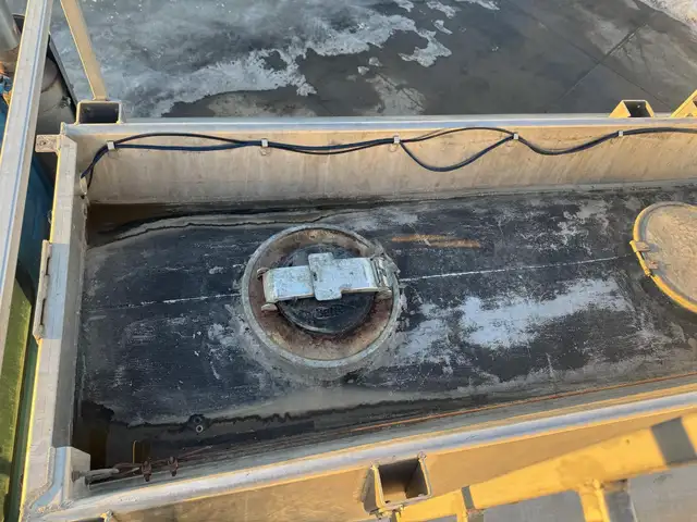 2003 WESTERN STAR 4900 in Heavy Trucks in Saskatoon - Image 32