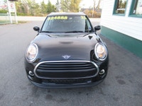 Fresh, local trade in with a clean Carfax, two sets of keys and brand new set of winter tires! Loade... (image 2)