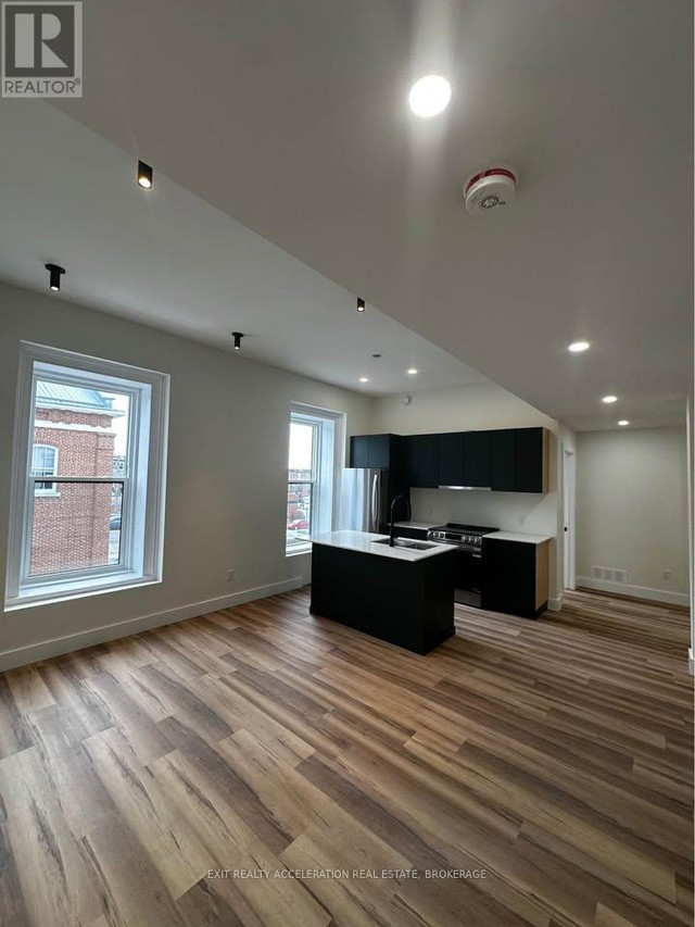 13A MARKET SQUARE Greater Napanee (Greater Napanee), Ontario in Long Term Rentals in Napanee - Image 4