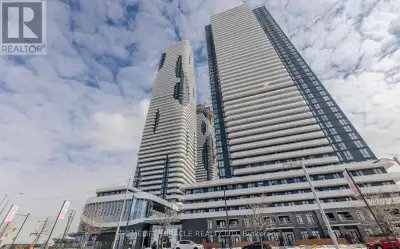 Step into luxury with this newer 1+Den suite at Festival Condos in Vaughan's vibrant Metropolitan Ce...