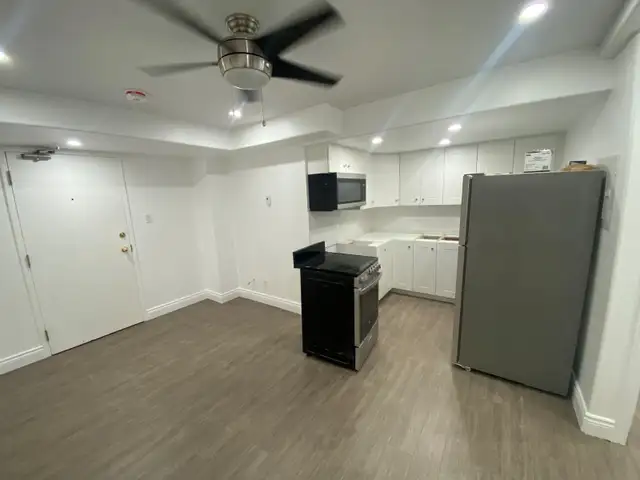 Bachelor Unit- Centretown- Available May 1st, 2026!