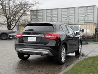 2016 Mercedes-Benz GLA250 4Matic AWD 2.0L 4cyl Bluetooth Heated Seats Panoramic Sunroof Front and Re... (image 9)