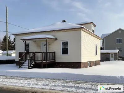 Maison de 3 chambres avec grande pièce au deuxième étage pouvant servir à deux chambres supplémentai...