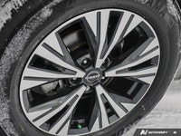 * Intelligent All-Wheel Drive * Panoramic Moonroof * Off-Road and Snow Mode * High Beam Assist * LED... (image 8)