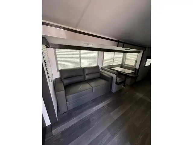 2024 Shadow Cruiser Shadow Cruiser Ultra Lite 260 RBS in Travel Trailers & Campers in Grande Prairie - Image 9