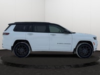 This 2025 JEEP GRAND CHEROKEE L SUMMIT 4X4 has the following options Palermo Leather Seats, Remote S... (image 5)