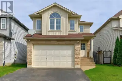 UPPER-10 VERONA Street Kitchener, Ontario