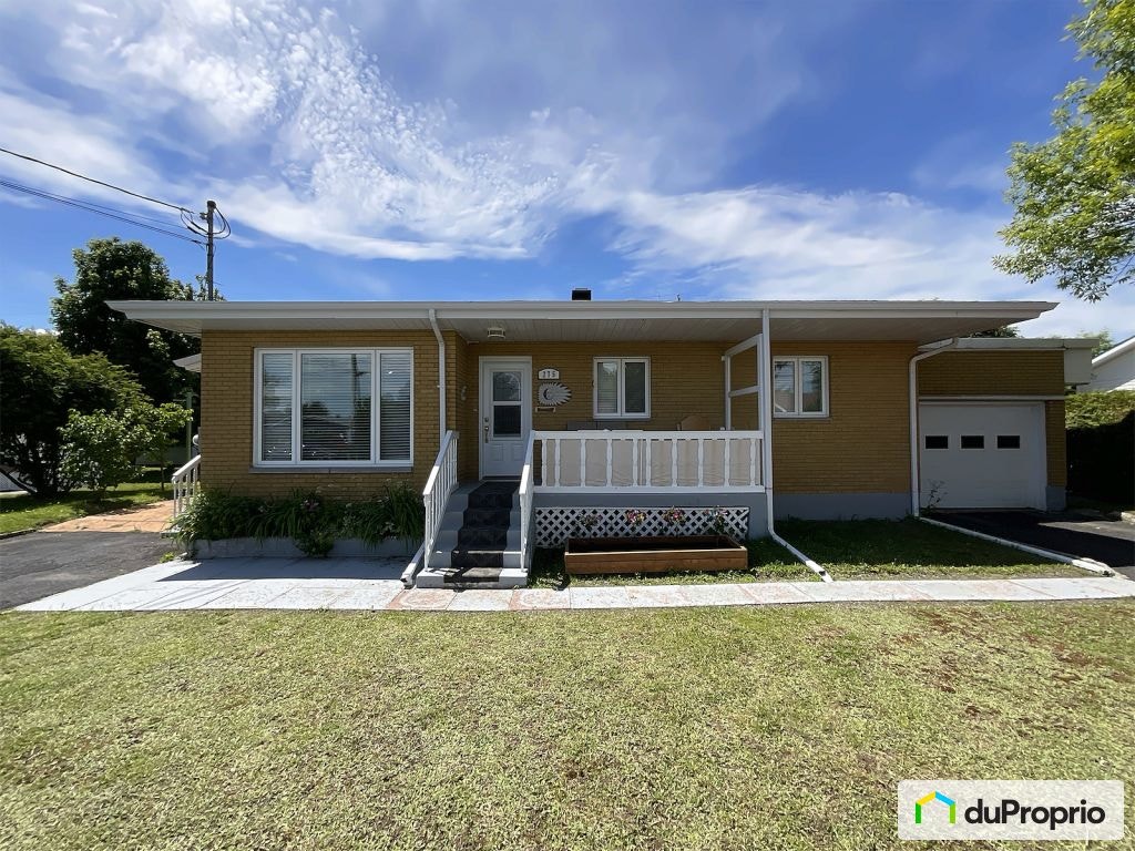 $475,000 - Bungalow for sale in Rimouski (Rimouski) — photo 1