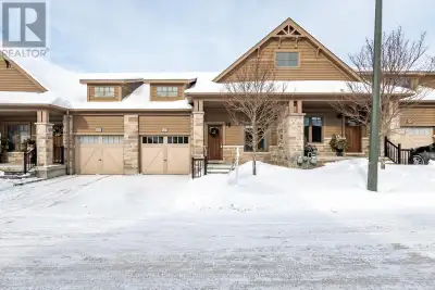 Welcome to this charming freehold bungalow townhouse, built in 2017 by the prestigious Devonleigh Ho...