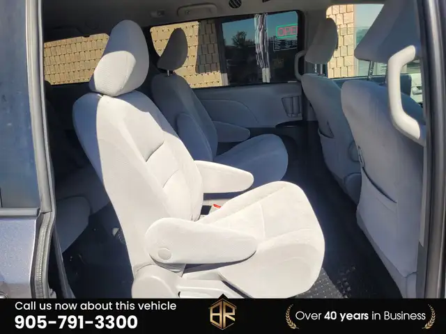 2018 Toyota Sienna LE | AWD | Power doors in Cars & Trucks in Mississauga / Peel Region - Image 41