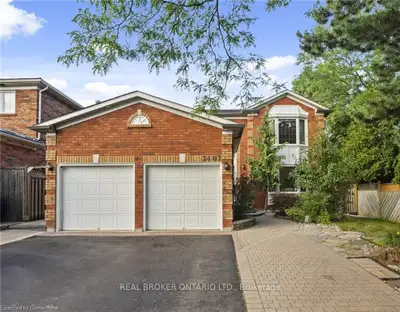 Welcome to 3407 Clayton Road, located in the sought-after Erin Mills community, offering over 4,500...
