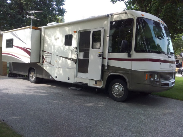 CERTIFIED 2004 Georgie Boy Pursuit Class A Motor Home in RVs & Motorhomes in Leamington - Image 2