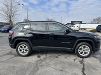 Navigate urban landscapes and conquer weekend escapades with this versatile 2025 Jeep Compass Sport.... (image 3)