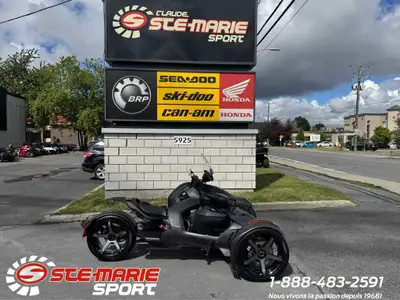 Can-Am Ryker Sport 2022 avec seulement 3 719 KM. Couleur noir équipée d'un pare brise et de serrure...