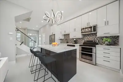 2 Bedroom + Den available, Fanshawe Park Road West, London, View more