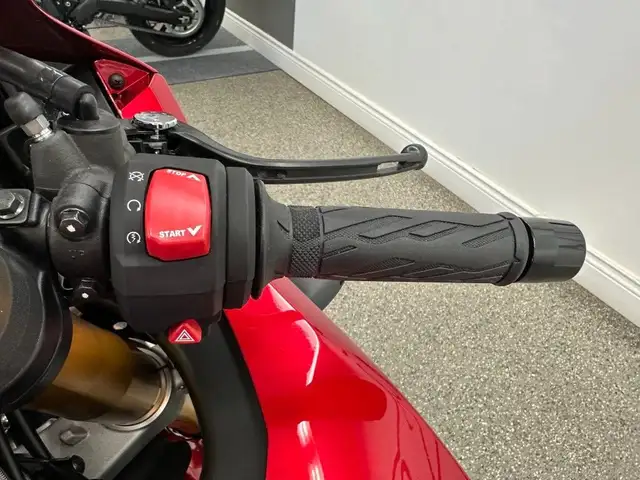 2025 Suzuki GSX-R1000RM5 Sport - V6595 - -No Payments for 1 Year in Sport Bikes in Markham / York Region - Image 12