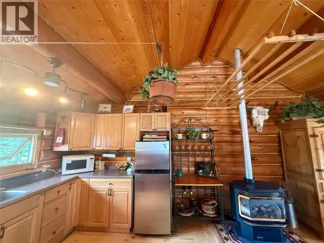 Cabin 4 Hatheume Lake Road Peachland, British Columbia in Houses for Sale in Penticton - Image 19