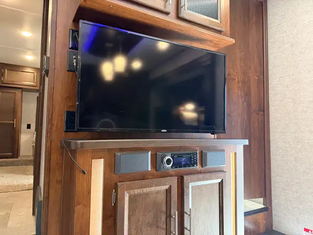 2019 Forest River VENGEANCE 377 V in Travel Trailers & Campers in St. Albert - Image 27