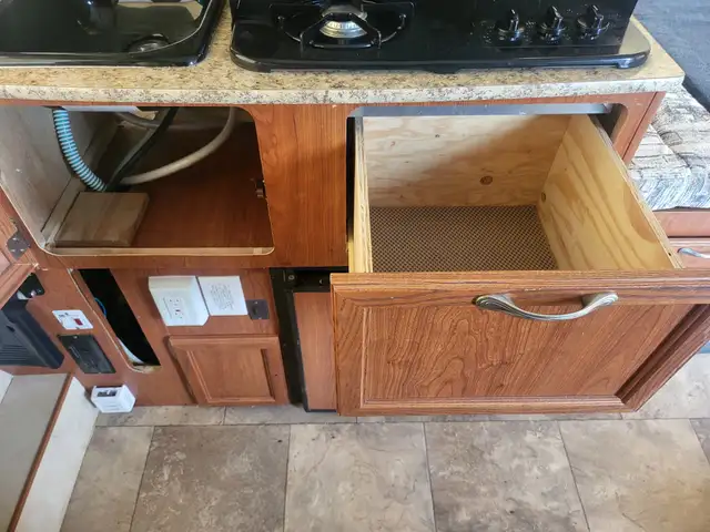 2013 Forest River VIKING 2485 SST in Travel Trailers & Campers in St. Albert - Image 12