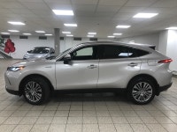 Set out with confidence in the 2021 Toyota Venza Limited, a pre-owned SUV designed for drivers who w... (image 7)