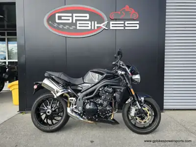 SOLD PENDING PICKUP------- The 2009 Triumph Speed Triple 1050 was one of the last classically styled...