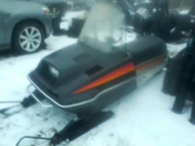 NUMEROUS.SLEDS.FOR.SALE.READ.BELOW.CALL.780.240.9380. in Snowmobiles in Edmonton - Image 13