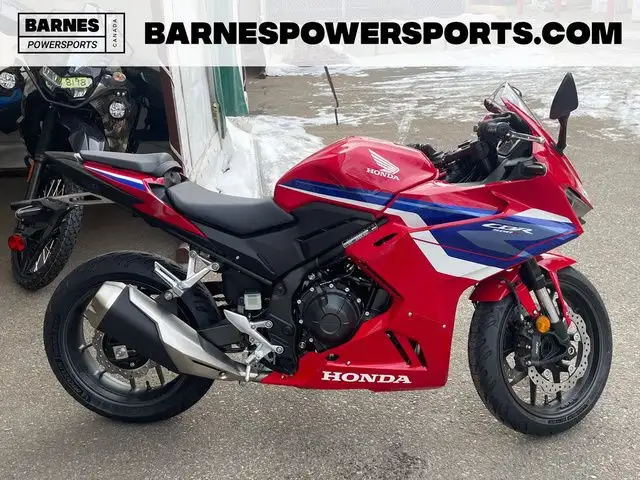 2025 Honda CBR500R in Street, Cruisers & Choppers in Calgary - Image 2