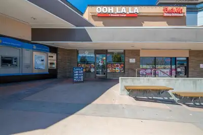 Don't miss out on this fantastic opportunity at Westbrook Shopping Centre! This restaurant boasts al...