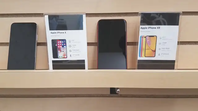SUMMER SALE iPhone X XR XS/MAX Unlocked NEW CHARGER 1 Yr WAR in Cell Phones in Calgary - Image 2