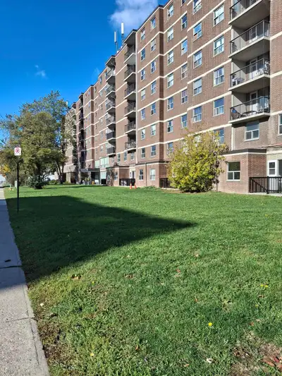Building Information This community is perfectly located with plenty of greenspace to enjoy the outd...