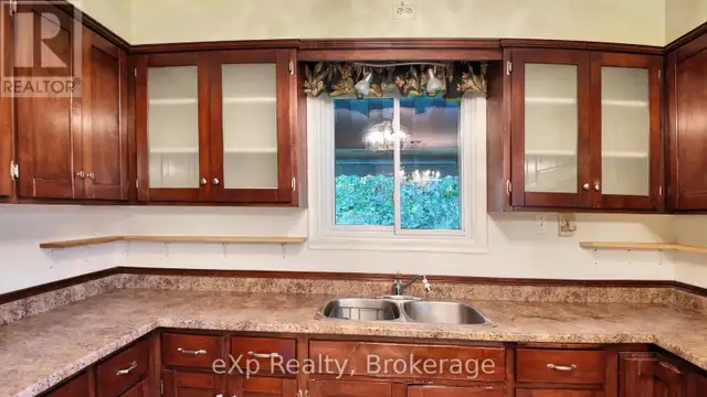 69 8TH STREET Hanover, Ontario in Houses for Sale in Owen Sound - Image 8