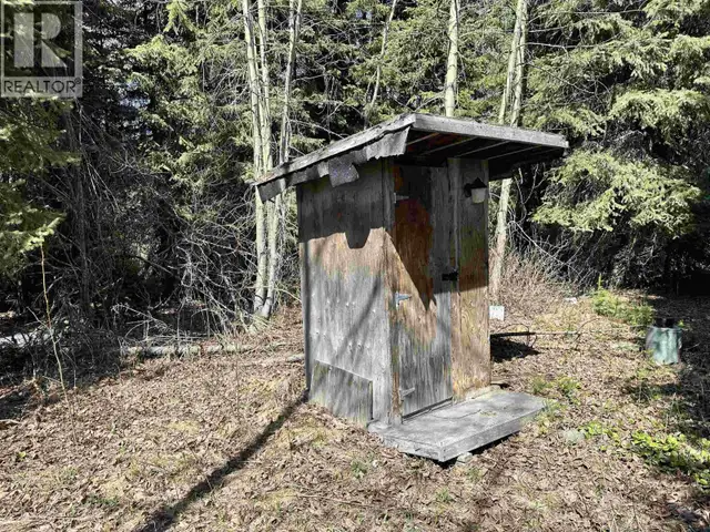 629 A ROAD Canim Lake, British Columbia in Houses for Sale in 100 Mile House - Image 12