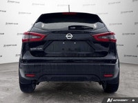 Perfectly designed for city commutes and active lifestyles, this 2023 Nissan Qashqai S offers the id... (image 5)