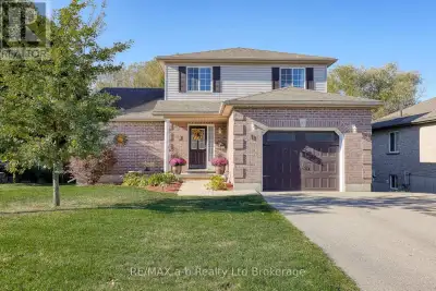 This meticulously cared for Family home is located in the highly sought after North Meadows sub-divi...