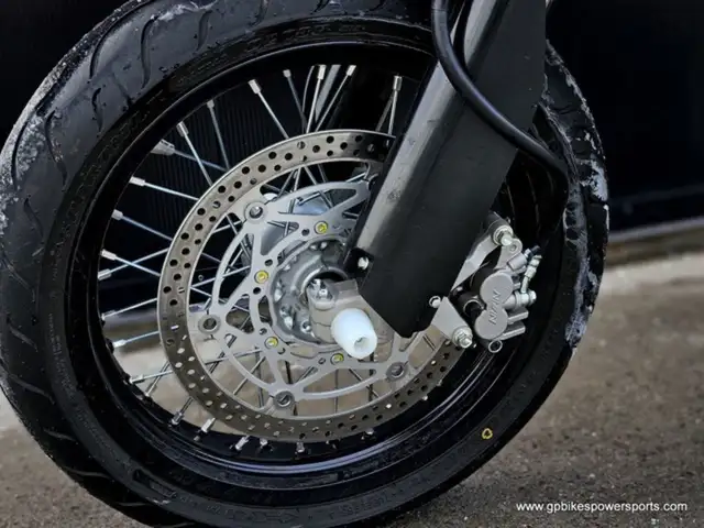 2024 Suzuki DR-Z400SM in Dirt Bikes & Motocross in Oshawa / Durham Region - Image 11