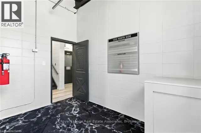 205 - 1232 NORTHSIDE ROAD Burlington (Industrial Burlington), On in Commercial & Office Space for Rent in Oakville / Halton Region - Image 12