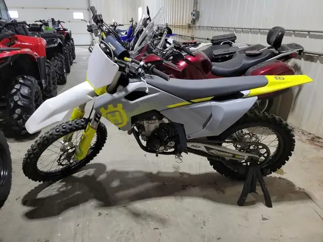 2024 Husqvarna FC 350 - Year End BLOWOUT!! in Dirt Bikes & Motocross in Medicine Hat - Image 3