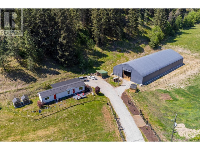 2752 Salmon River Road Salmon Arm, British Columbia in Houses for Sale in Vernon
