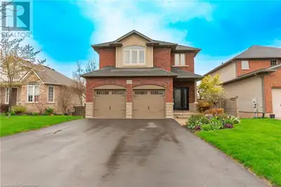 Welcome to this stunning 3+1 bedroom, 3.5 bathroom two-storey home nestled in one of Beamsville’s mo...
