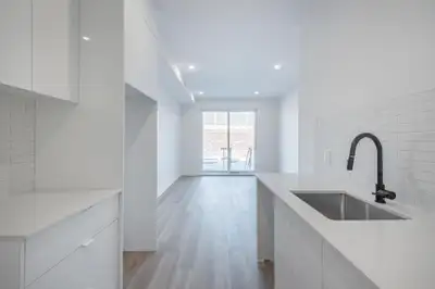 3 Bedroom Townhouse located in Verdun 2295$