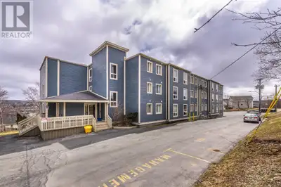 Discover the perfect blend of comfort and convenience with this charming 2-bedroom, 1-bathroom condo...