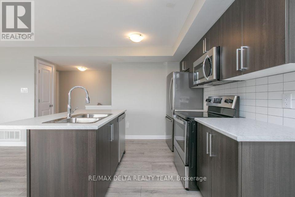 UNIT D - 701 AMBERWING PRIVATE Ottawa, Ontario 3