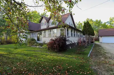 R19//Fraserwood/"MOTIVATED VENDOR" Located only 10 minutes from Gimli MB & the shores of Lake Winnip...