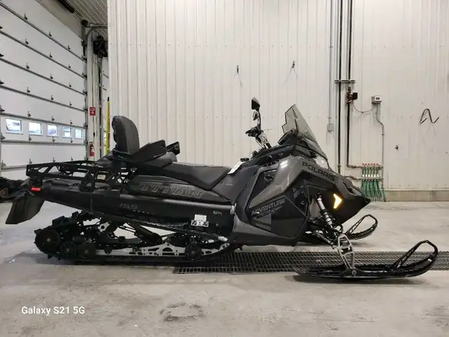 2025 Polaris Titan 650 Adventure 155 1.8 in Snowmobiles in Thetford Mines - Image 3