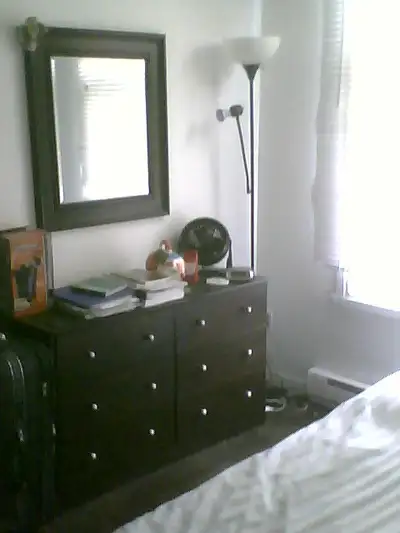 chambre a louer pour personne seule,non fumeur,(balcon pour fumer)chambre meublee avec lit et commod...