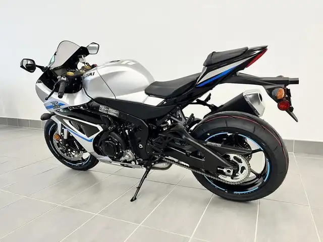 2025 Suzuki GSX-R1000A in Sport Bikes in St. Albert - Image 4