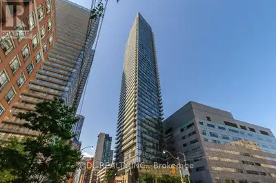 1605 - 832 BAY ST STREET Toronto (Bay Street Corridor), Ontario